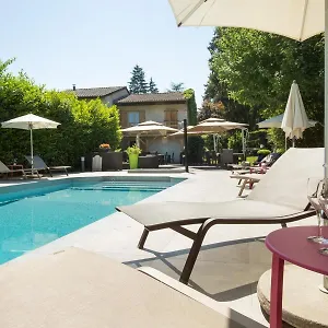logis-hotel-le-petit-casset.hotels-rhonealpes.com/